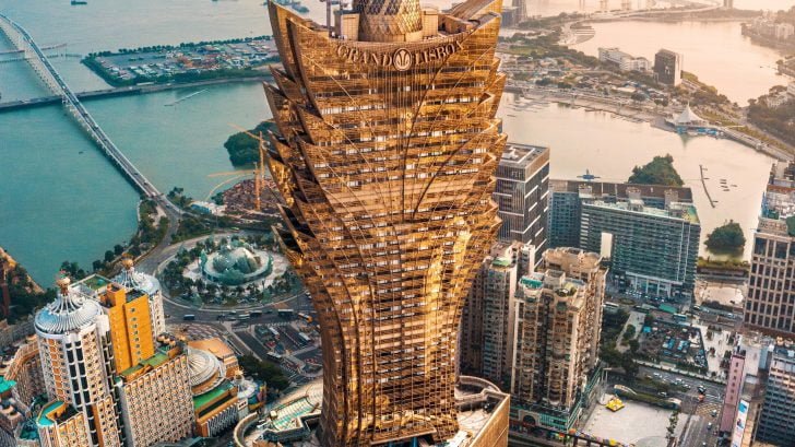 The Grand Lisboa Hotel and Casino in Macau 7 pq96i6gk19o31