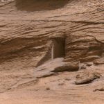 A doorway shaped cavity seen on Mars! 27 mars