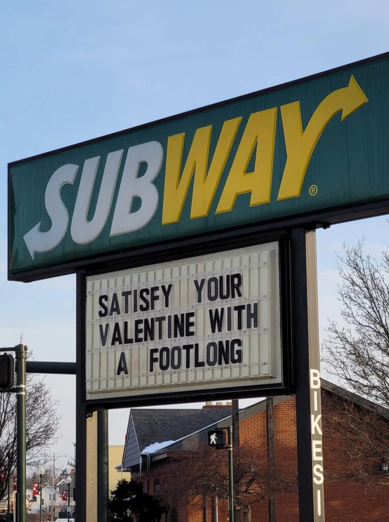 local subway sign v0 yerhmebe6cf81