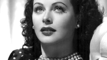 640px Hedy Lamarr Publicity Photo for The Heavenly Body 1944