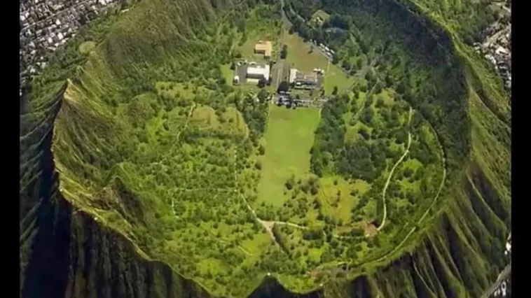 Diamond Head, Hawaii 3 RDT 20231205 0049317009651007414013207